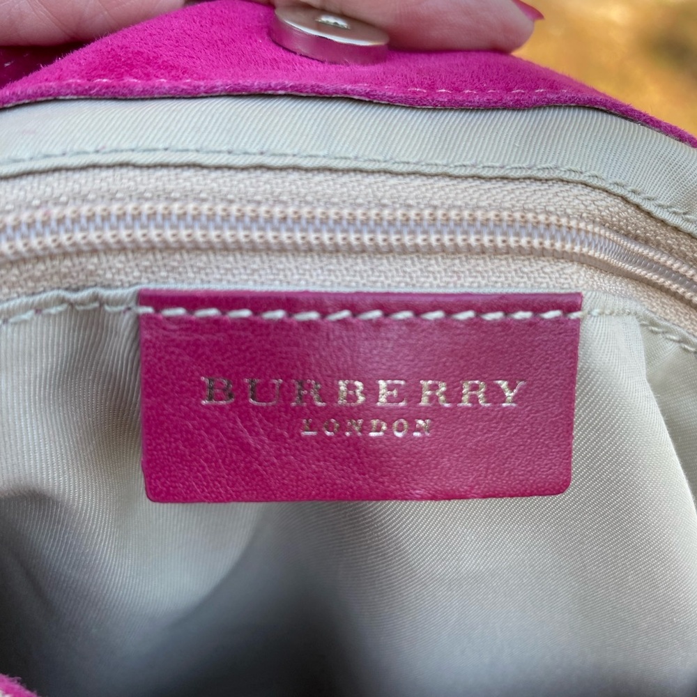 Burberry Cream and Pink Suede Hobo - Picture 4 of 10